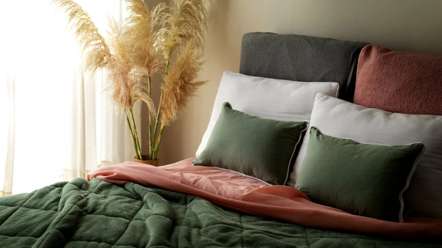 Кровать, спальня.