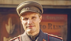 Сериал "Рослый".