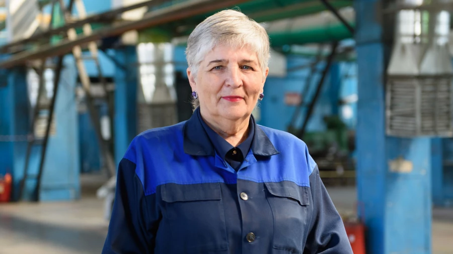 Надежда Шамова, начальник паронитового цеха. Надежда Шамова, начальник паронитового цеха.
