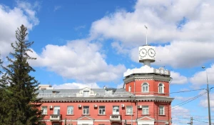 В Барнауле отремонтировали часы на пр. Строителей.