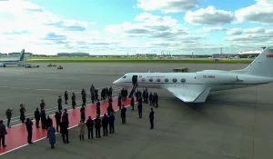 Иностранные лидеры прибывают в Москву на празднование Дня Победы.