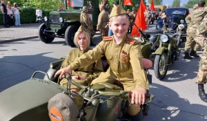 Бессмертный полк В Барнауле на День Победы — 2025.