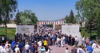 Мемориал Славы в Барнауле на День Победы — 2025. 