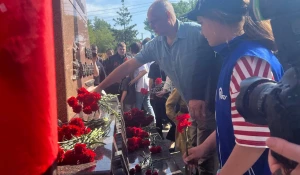 Заводчане почтили память тружеников тыла в День Победы в Барнауле.