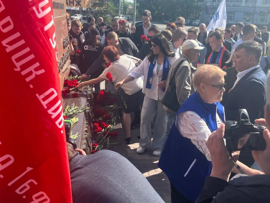 Заводчане почтили память тружеников тыла в День Победы в Барнауле.