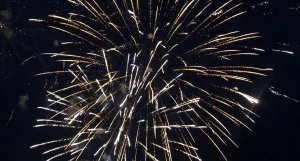 Праздничный салют в Барнауле в День Победы — 2025.