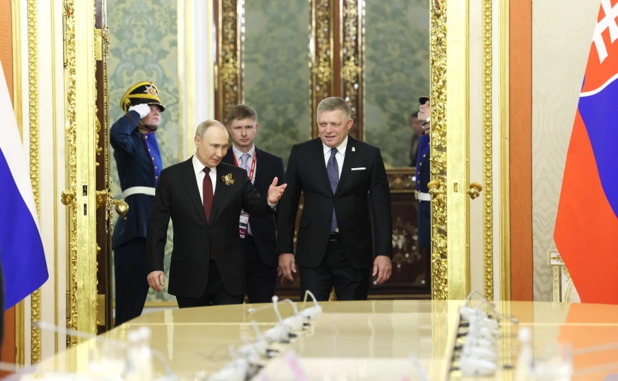 Владимир Путин с председателем правительства Словакии Робертом Фицо.