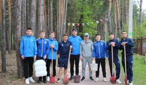 Барнаульские динамовцы поддержали экологическую инициативу перед важным матчем