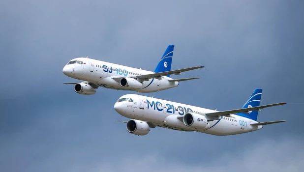 Самолеты МС-21 и Sukhoi Superjet 100.