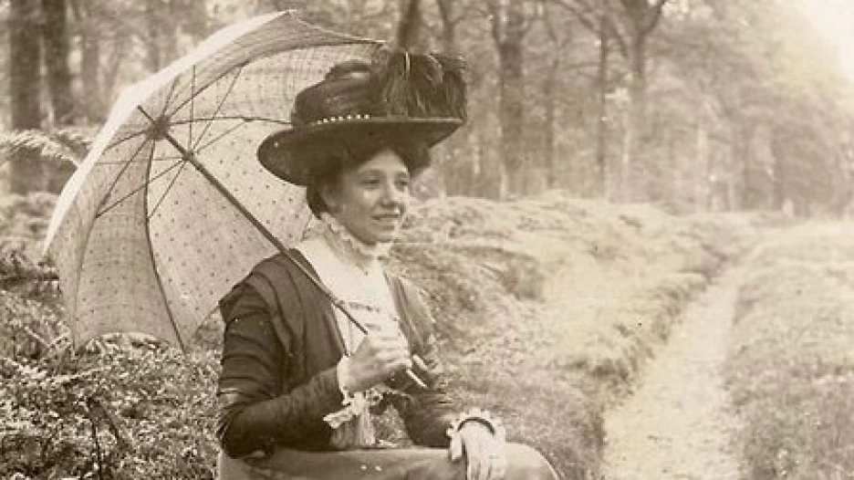 Шляпки и зонты продавались в магазинах барнаульского купца Михаила Вершинина.