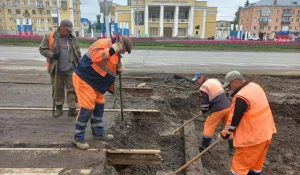 Обновление трамвайных путей на площади Октября 