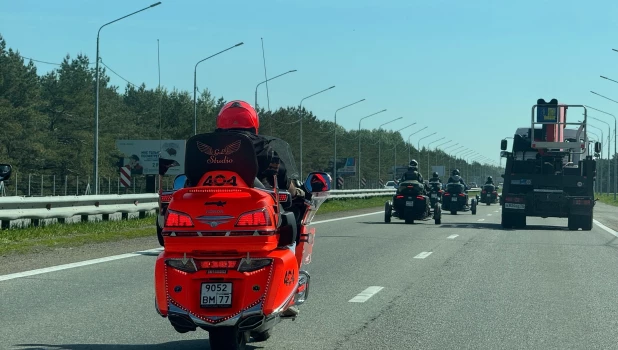 Движение трициклов встретили под Барнаулом