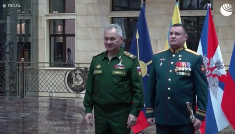 Генерал-полковник Андрей Мордвичев справа Генерал-полковник Андрей Мордвичев справа