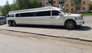 Свадебный лимузин.