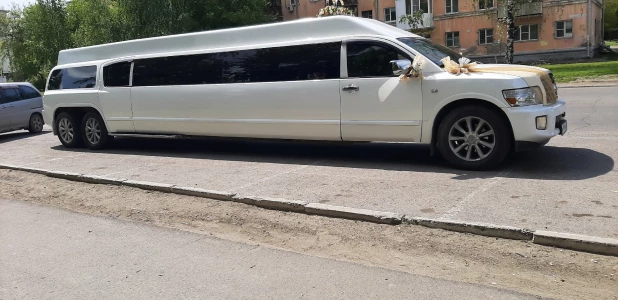 Свадебный лимузин.