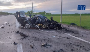 В Новосибирской области мужчина насмерть впечатался на машине в мост.