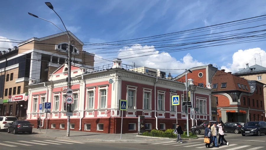 Здание полицейского управления в Барнауле. Здание полицейского управления в Барнауле.
