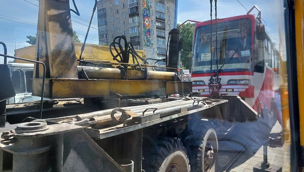 Ограничили движение трамваев на Новом рынке в Барнауле. 