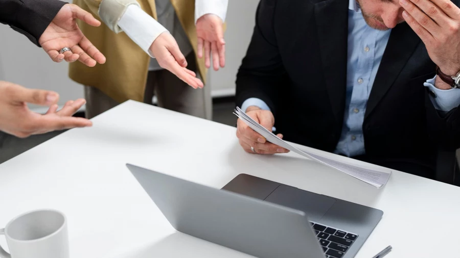 Люди расстроены содержанием документа.