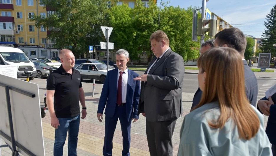 Выездное совещание по вопросу реконструкции водопровода на проспекте Социалистическом.