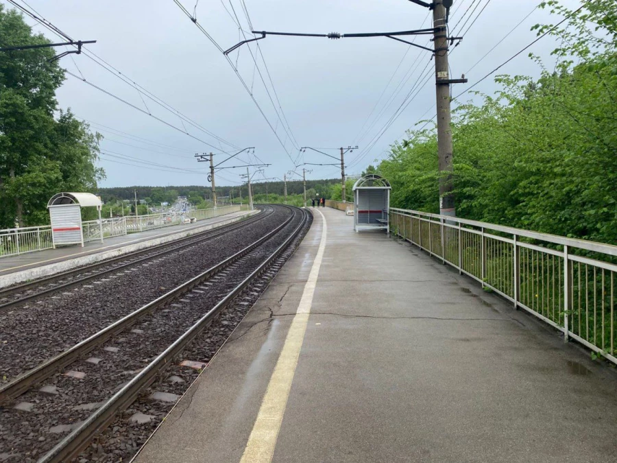 В Новосибирске электричка насмерть сбила юношу В Новосибирске электричка насмерть сбила юношу