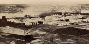Барнаульский сереброплавильный завод и город Барнаул. Фото 1860-х годов. 