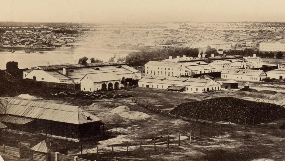 Барнаульский сереброплавильный завод и город Барнаул. Фото 1860-х годов. 