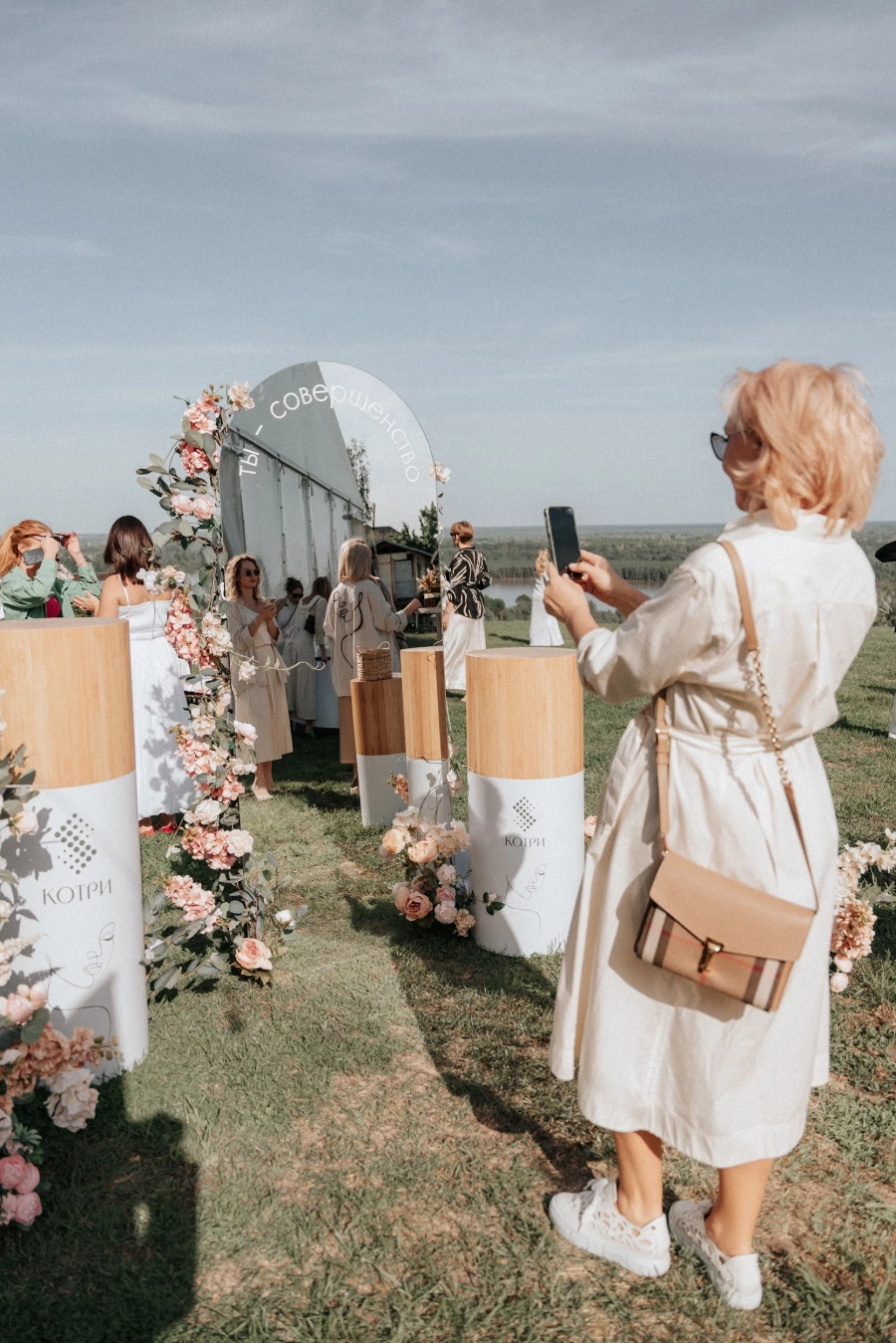 В шатре «Монблан» прошло ежегодное вручение премии от Женского делового альянса «Совершенство».