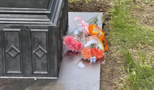 Установили памятный знак упокоенному ученому в Нагорном парке около его могилы