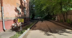 Автопарковки во дворах.