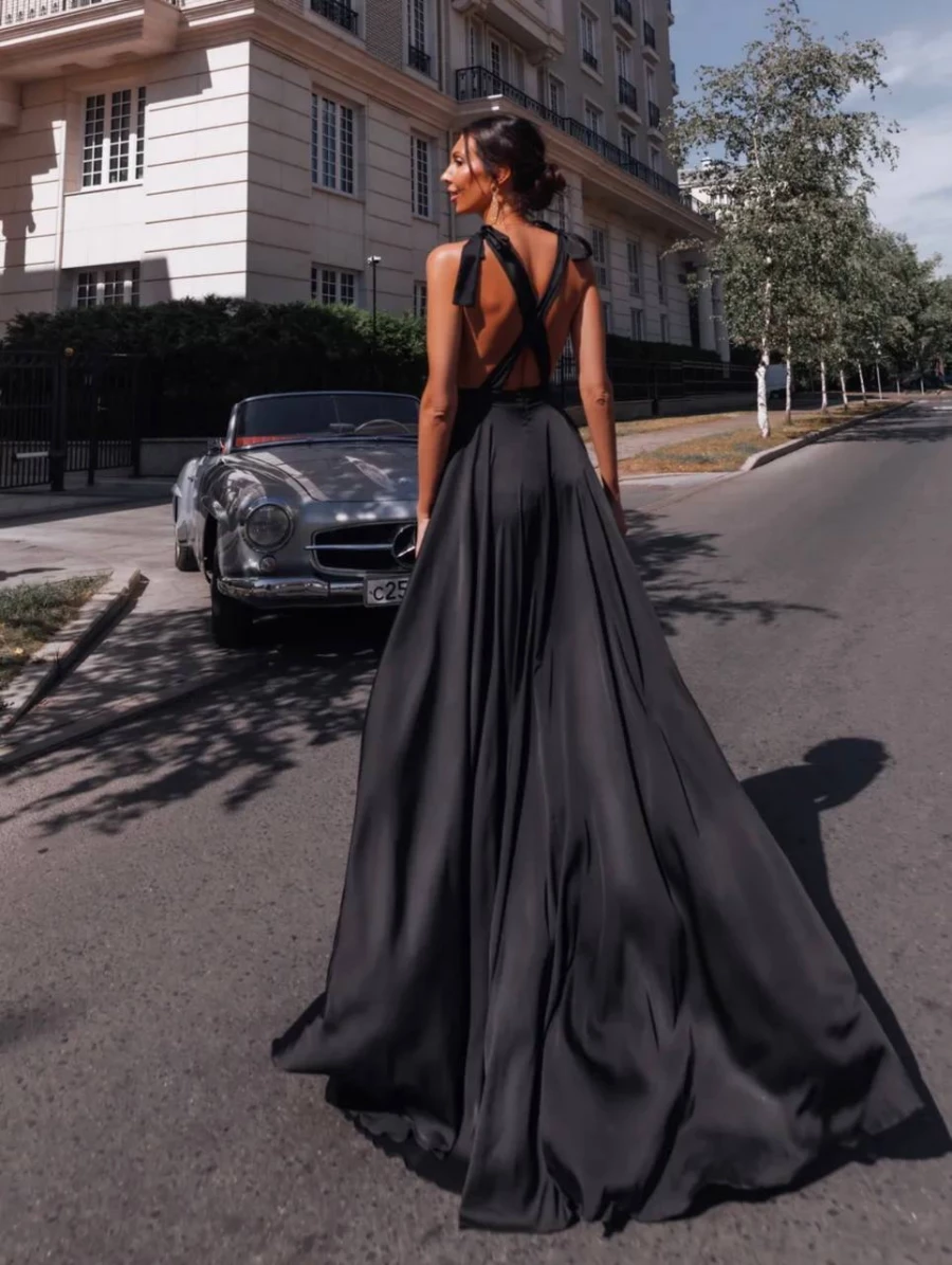 Трендовые платья на выпускной 2025 — модная подборка.