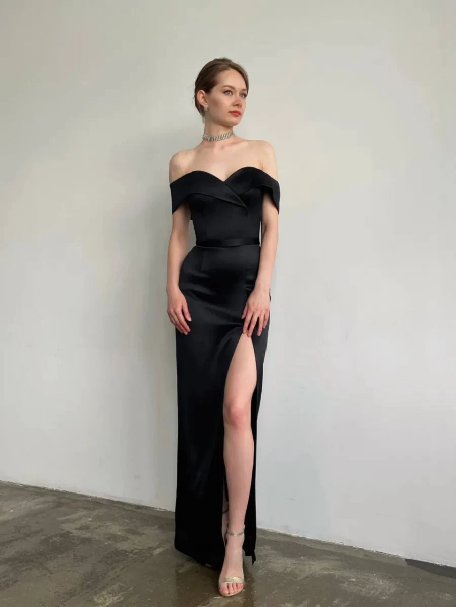 Трендовые платья на выпускной 2025 — модная подборка.