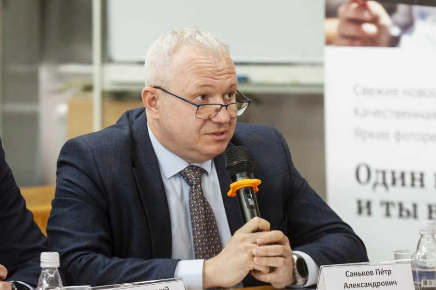 Петр Саньков, директор по реализации золошлаковых материалов Сибирской генерирующей компании. Петр Саньков, директор по реализации золошлаковых материалов Сибирской генерирующей компании.