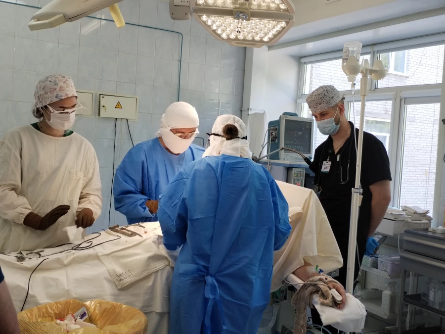 Врачи БСМП №2 освоили уникальную операцию для лечения женщин.