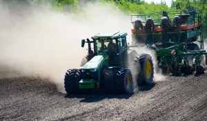 Полевые работы на полях компании "Гея"