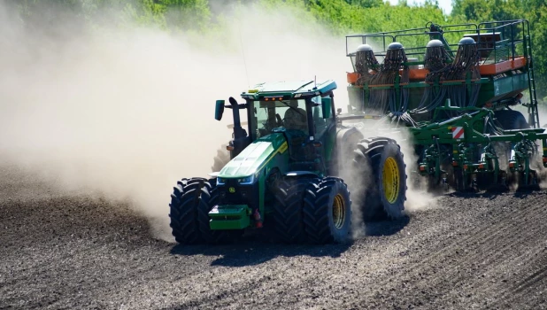 Полевые работы на полях компании "Гея"