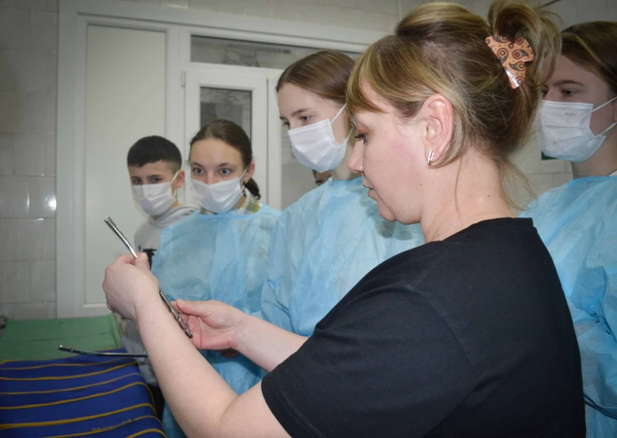 Наталья Титова, старшая операционная медсестра.