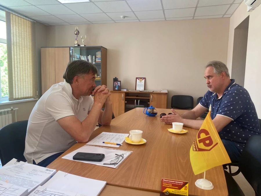 Александр Терентьев ведет личный прием граждан.