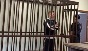 Антон Шеломенцев в зале суда.