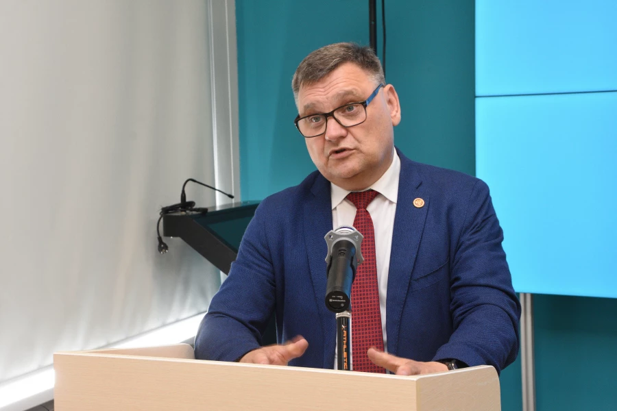 Андрей Марков, ректор АлтГТУ имени И.И. Ползунова. Андрей Марков, ректор АлтГТУ имени И.И. Ползунова.