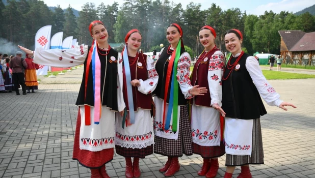 Фестиваль «День России на Бирюзовой Катуни».