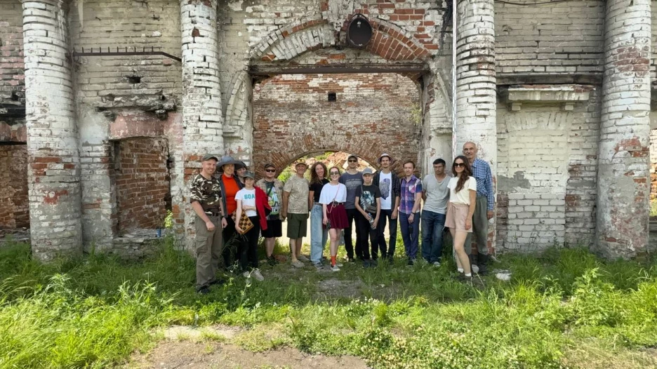 В барнаульской Спичке провели масштабную уборку.