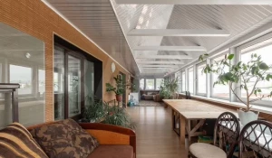 Шикарную квартиру с «местом релакса и силы» продают в Барнауле за 25 млн рублей.