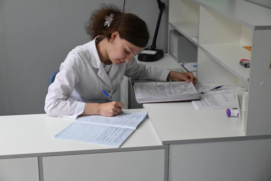 Новый модульный медицинский блок установили в лагере «Медвежонок».