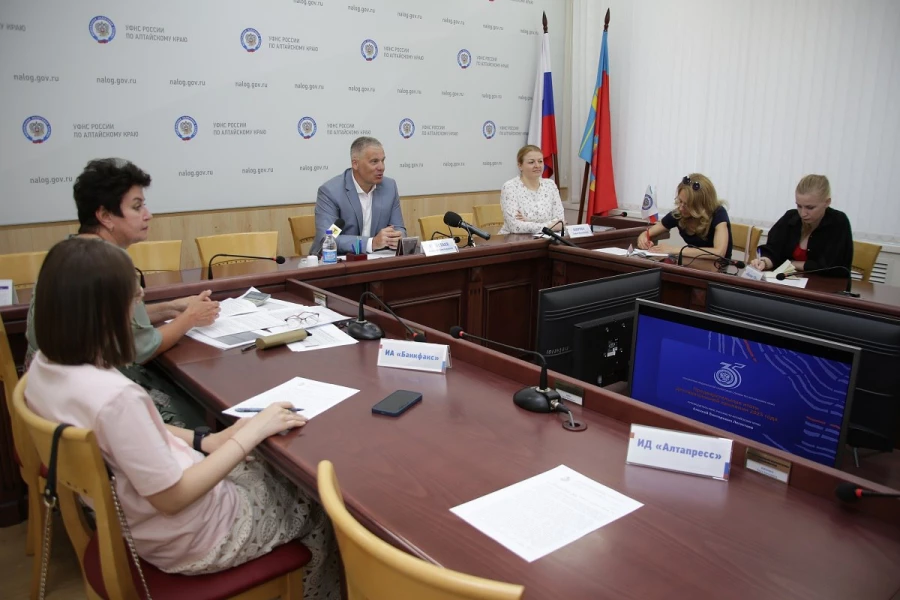 Глава налоговой службы Алтайского края Алексей Легостаев. Пресс-конференция 17.06.2025.