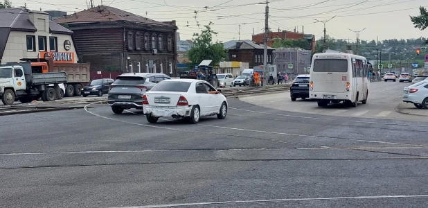 Движение восстановили по Красноармейскому проспекту во время ремонта рельс.