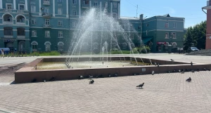 Фонтан возле ТЦ «Россия». 