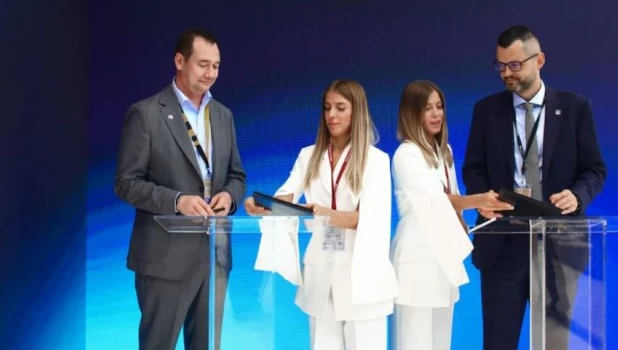 Антон Рубенчик, заместитель генерального директора Билайна, и Михаил Добровольский, заместитель генерального директора СКБ Контур.