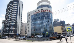 Парковка на Красноармейском проспекте, 47а и углу ул. Пролетарской, 127 в Барнауле.