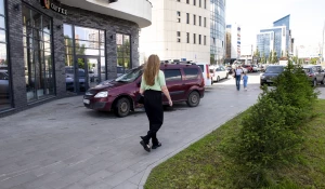 Парковка на Красноармейском проспекте, 47а и углу ул. Пролетарской, 127 в Барнауле.